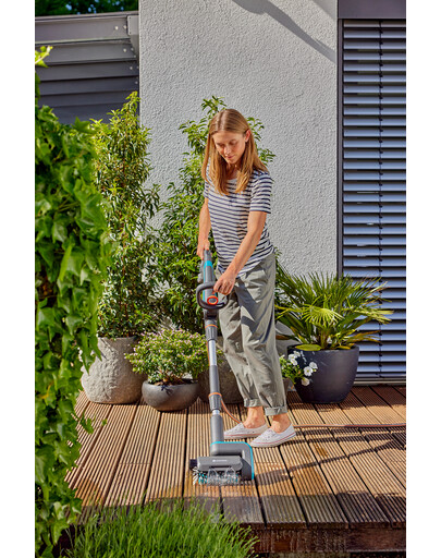 GARDENA Brosse rechargeable pour terrasses avec batterie AquaBrush Patio 03/18V P4A