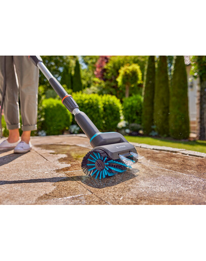 GARDENA Brosse rechargeable pour terrasses avec batterie AquaBrush Universal 04/18V P4A